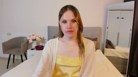 Snapshot of effiemur chatting on 13, 11, 2025 Effie Mur online show from 13, 11, 2025