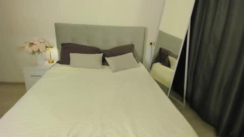 Snapshot of effiemur chatting on 1, 12, 2025 Effie Mur online show from 1, 12, 2025