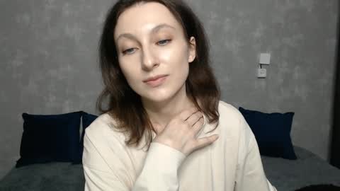 Snapshot of effy_gray chatting on 7, 12, 2024 Anna online show from 7, 12, 2024