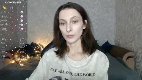 Snapshot of effy_gray chatting on 31, 10, 2025 Anna online show from 31, 10, 2025