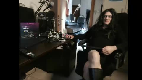 efi_crossou online show from 14, 11, 2025