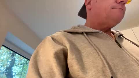 Snapshot of eichelhorn chatting on 23, 10, 2025 eichelhorn online show from 23, 10, 2025