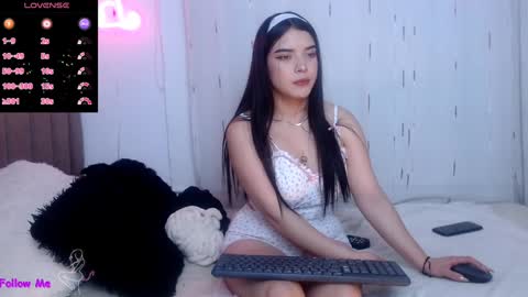 Snapshot of eileen_sophi chatting on 6, 12, 2024 valentina online show from 6, 12, 2024