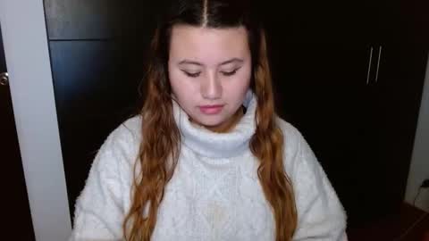 EIMY   MODEL INDEPENDENT online show from 4, 12, 2024