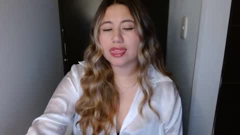 Snapshot of eimy_collin chatting on 24, 4, 2026 EIMY MODEL INDEPENDENT online show from 24, 4, 2026