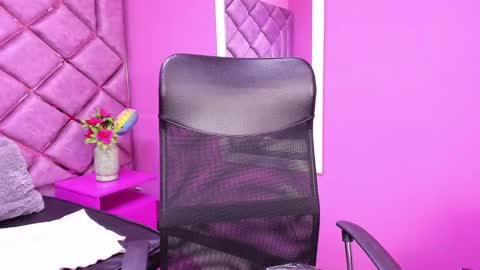 Snapshot of eimy_cutte chatting on 18, 2, 2025 eimy_cutte online show from 18, 2, 2025