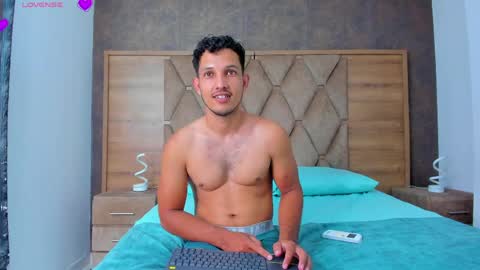 YG COUPLE online show from 10, 4, 2026