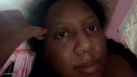 Eirondra Valeen online show from 7, 11, 2025