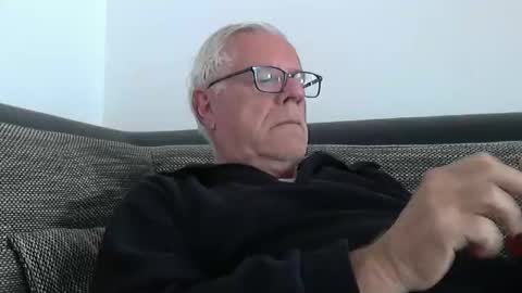 Snapshot of eisbaer1957 chatting on 17, 5, 2026 eisbaer1957 online show from 17, 5, 2026