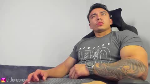 Snapshot of eithanconor1 chatting on 24, 10, 2025 EITHAN CONOR online show from 24, 10, 2025