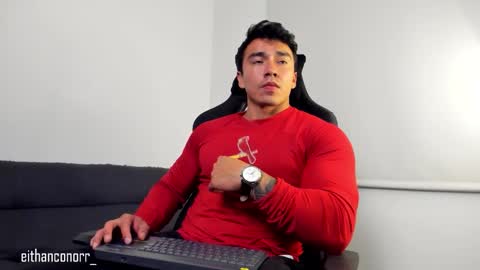 Snapshot of eithanconor1 chatting on 8, 11, 2025 EITHAN CONOR online show from 8, 11, 2025