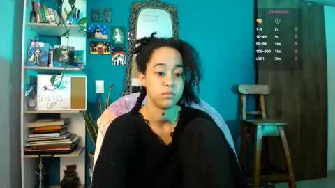 Ela  Help me reach 100 thumbs up online show from 28, 11, 2025