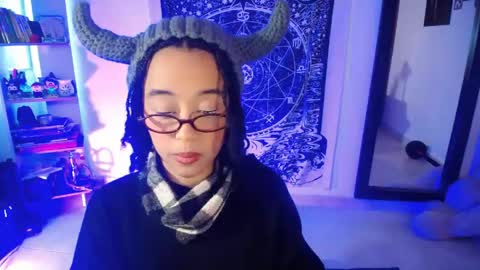 Snapshot of ela_0 chatting on 3, 5, 2026 Ela Help me reach 100 thumbs up online show from 3, 5, 2026