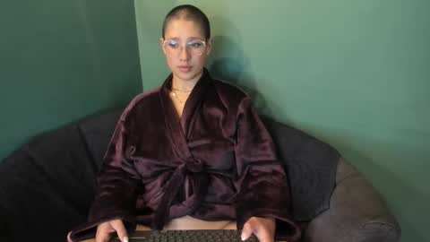 elaine87_ online show from 12, 9, 2025