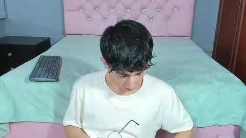 Elan Giralon online show from 6, 1, 2026