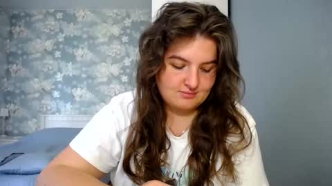 Snapshot of elanis_blair chatting on 8, 6, 2026 Elanis online show from 8, 6, 2026
