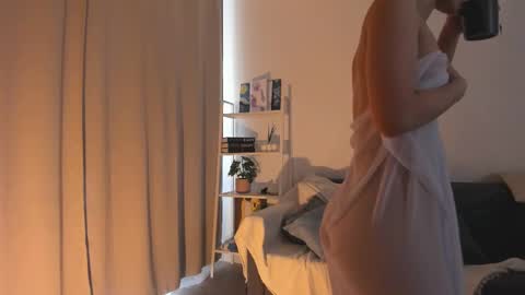 Snapshot of elannand chatting on 10, 3, 2025 ELA 3 online show from 10, 3, 2025