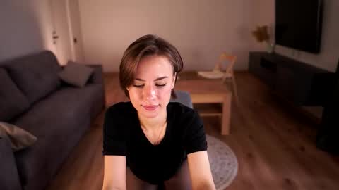 Snapshot of elannand chatting on 9, 10, 2025 ELA 3 online show from 9, 10, 2025