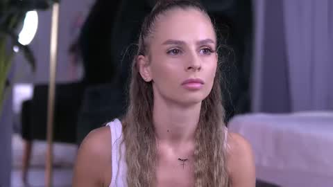 elarashine online show from 12, 9, 2025