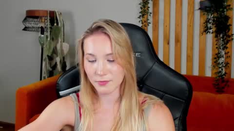 elaravoltage online show from 10, 7, 2026