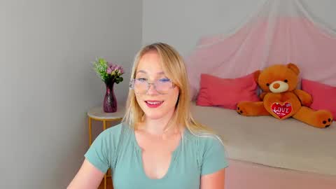 elaravoltage online show from 11, 7, 2026