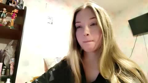 Snapshot of elaynecinco chatting on 16, 2, 2026 MIa online show from 16, 2, 2026