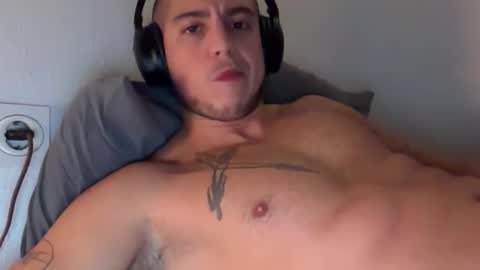 elcarlobukowski1905 online show from 27, 10, 2025