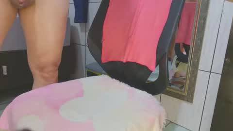 Snapshot of elcimar53 chatting on 18, 11, 2025 Elcimar online show from 18, 11, 2025