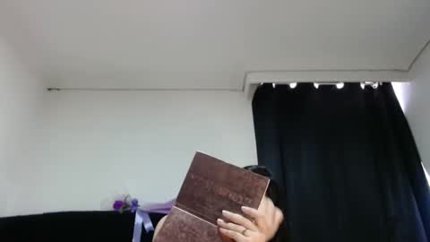 Snapshot of electraweb_09 chatting on 24, 9, 2025 electraweb_09 online show from 24, 9, 2025