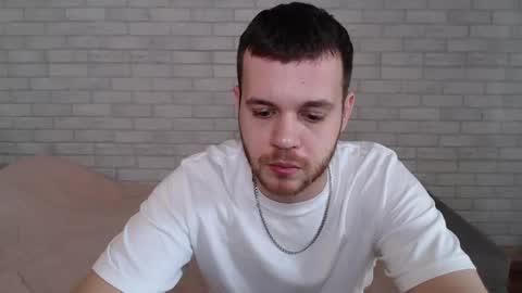 Snapshot of electric_smile chatting on 8, 4, 2026 Alex online show from 8, 4, 2026