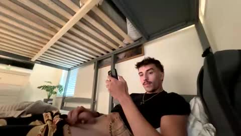 Snapshot of electron448 chatting on 19, 10, 2025 electron448 online show from 19, 10, 2025