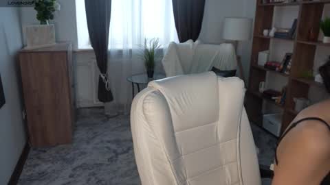 Snapshot of elegant_vibes chatting on 7, 2, 2026 Jess online show from 7, 2, 2026