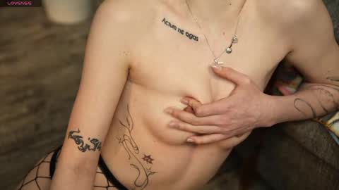 Snapshot of elegant_vibes chatting on 11, 4, 2026 Jess online show from 11, 4, 2026