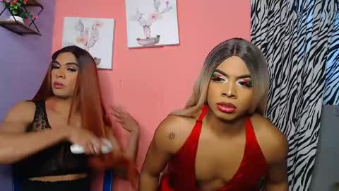 Snapshot of elektra_and_lulu chatting on 24, 12, 2024 elektra_and_lulu online show from 24, 12, 2024