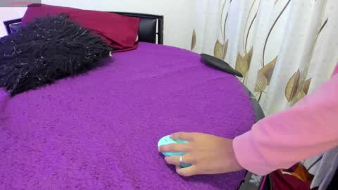 Elena  Derek online show from 29, 12, 2024