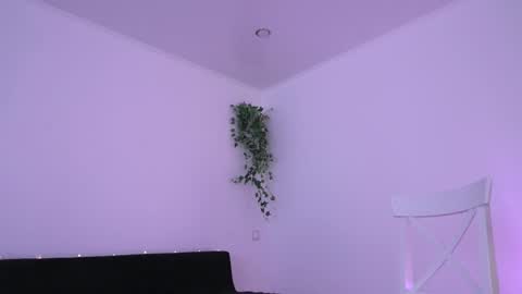 Snapshot of elena_li chatting on 4, 3, 2025 elena_li online show from 4, 3, 2025