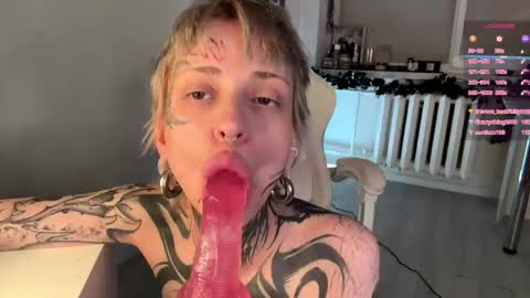 Snapshot of elenacastellani chatting on 29, 4, 2026 Mia online show from 29, 4, 2026