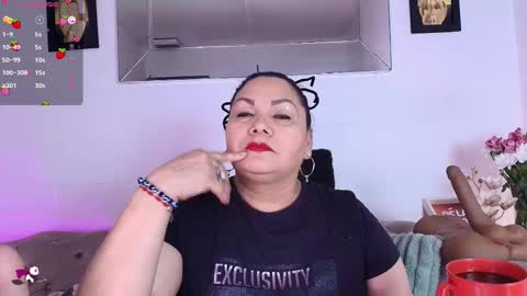 Snapshot of elenna_boobs_ chatting on 12, 10, 2025 elenna_boobs_ online show from 12, 10, 2025