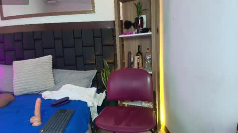 elenna_boobs_ online show from 31, 3, 2026