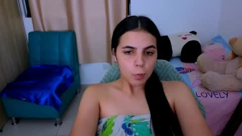 Snapshot of elenna_hotx chatting on 3, 10, 2025 agnes online show from 3, 10, 2025