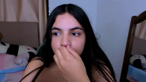 Snapshot of elenna_hotx chatting on 19, 12, 2025 agnes online show from 19, 12, 2025