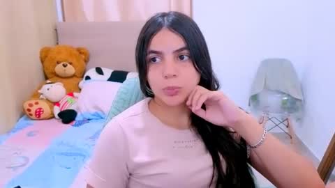 Snapshot of elenna_hotx chatting on 9, 2, 2026 agnes online show from 9, 2, 2026