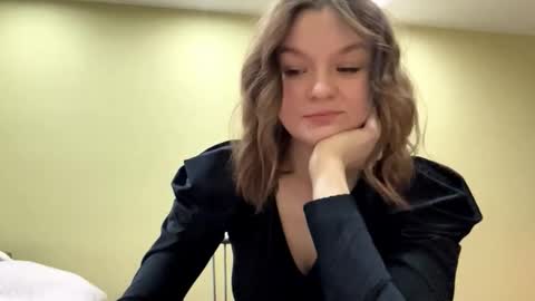 Snapshot of elfredabalderama chatting on 27, 2, 2026 Mila online show from 27, 2, 2026