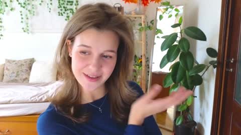 Snapshot of eli_sun chatting on 13, 10, 2025 ELI Guys Im immersed in my studies its time for exams. I hope to be here on Friday online show from 13, 10, 2025