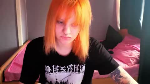 elieiza_xo online show from 2, 5, 2026