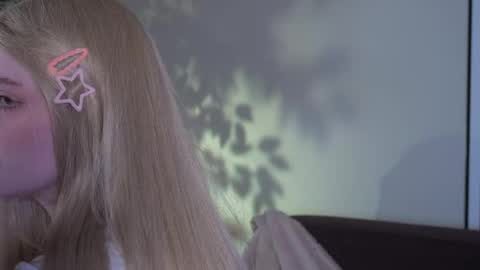 Ellie online show from 12, 4, 2026