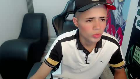 Snapshot of elii_797 chatting on 21, 1, 2025 bby-santy online show from 21, 1, 2025