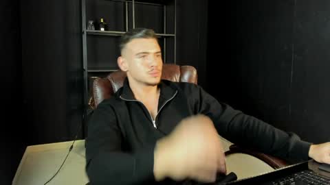 Snapshot of elijahthorne chatting on 1, 4, 2026 ElijahThorne online show from 1, 4, 2026