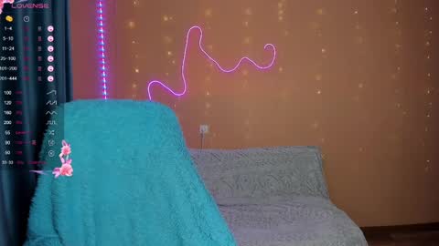 Elina online show from 8, 3, 2025