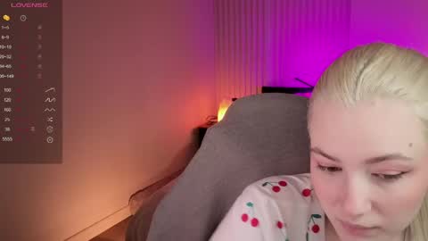Snapshot of elina_nortas chatting on 6, 5, 2026 Elina online show from 6, 5, 2026